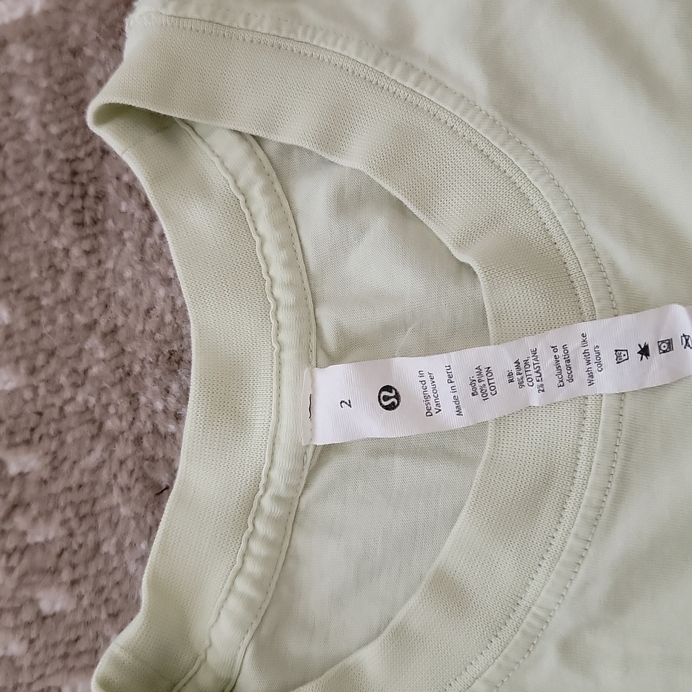 Lululemon tank top - Picture 3 of 4
